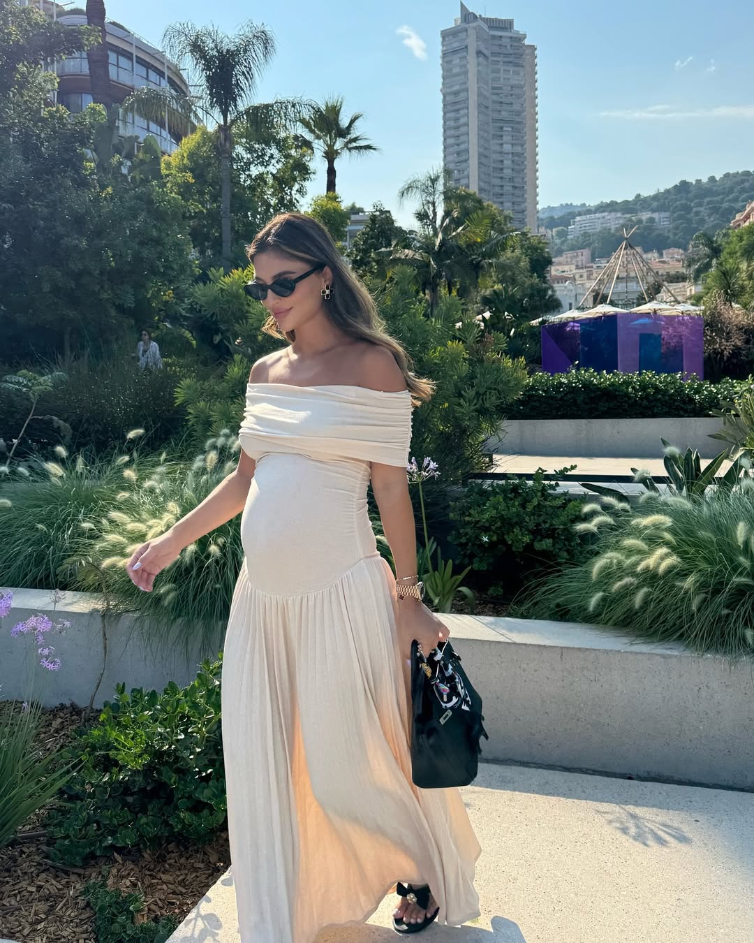 Kamara | Off-Shoulder Plissé Maxi Kjole til Graviditet