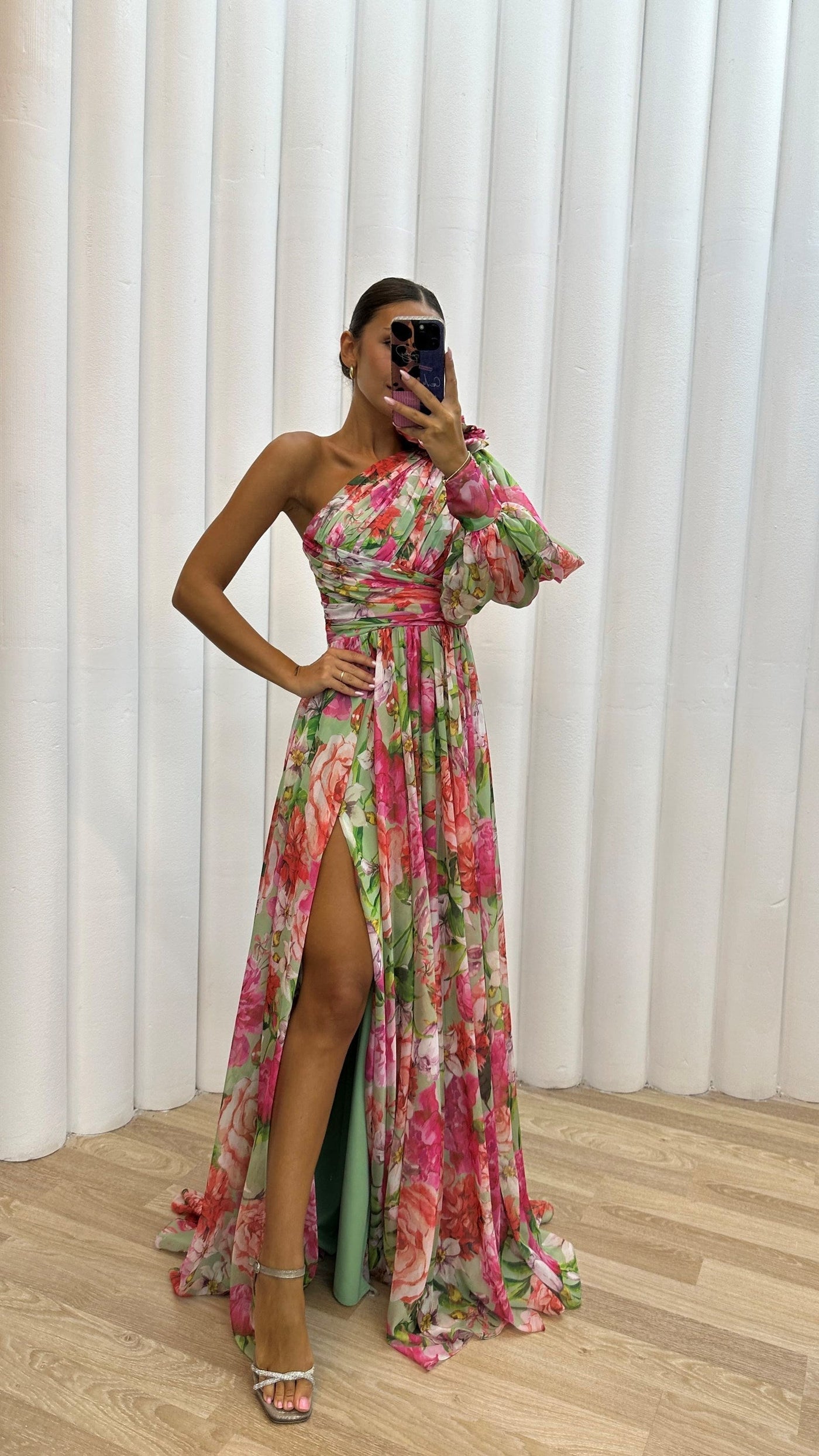 Kaia – Elegant Draperet Kjole
