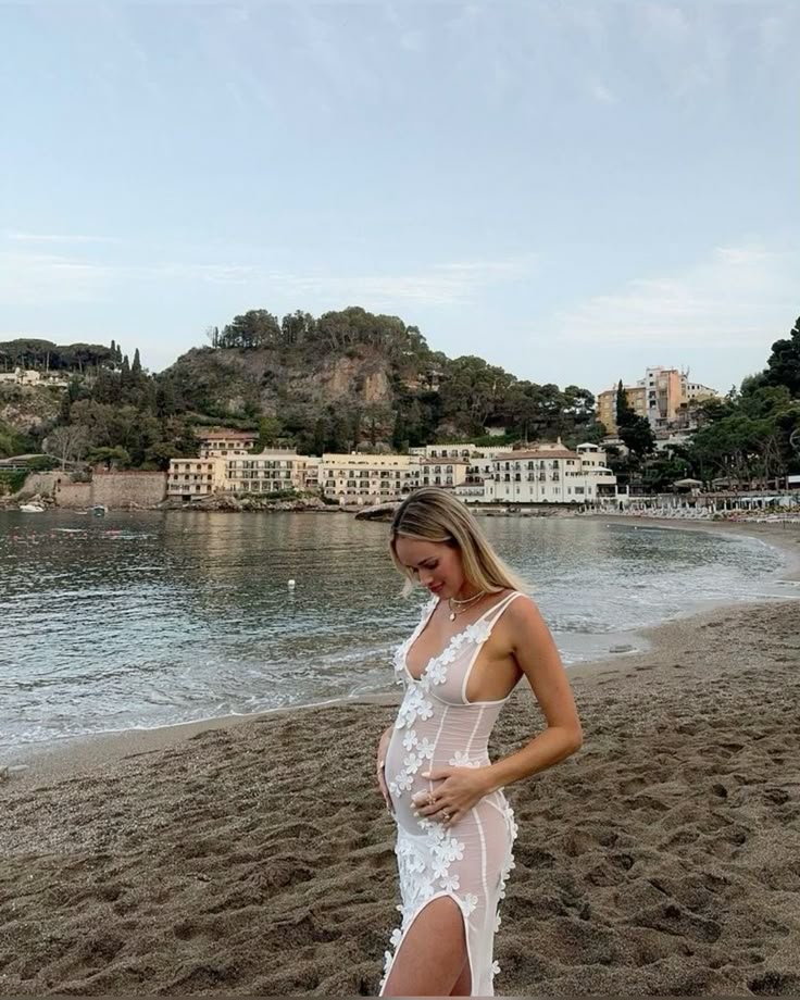 Aylee | Maternity Sleeveless Tailored Lace Dress