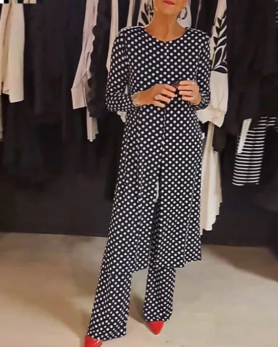LILIANA | To-delt Sæt med Prikker til en Afslappet og Elegant Sommerlook