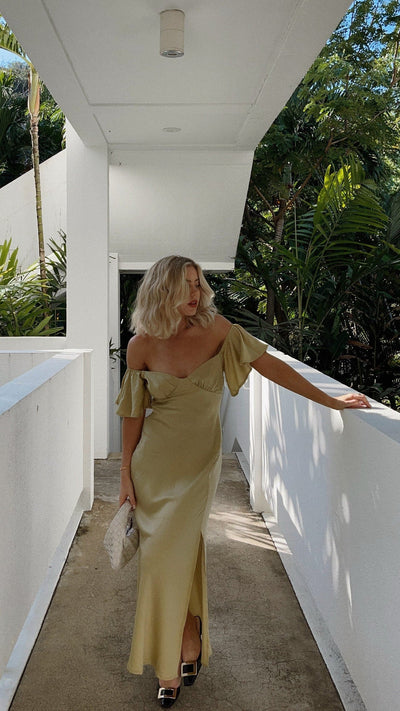 Nalani | Off-Shoulder Maxi Dress with Butterfly Sleeves
